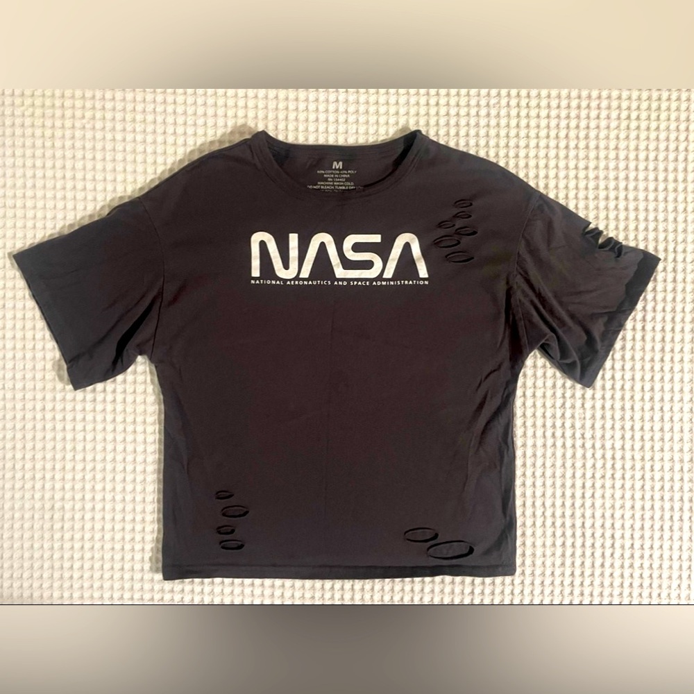 Distressed Nasa shirt gray Size Medium Women’s